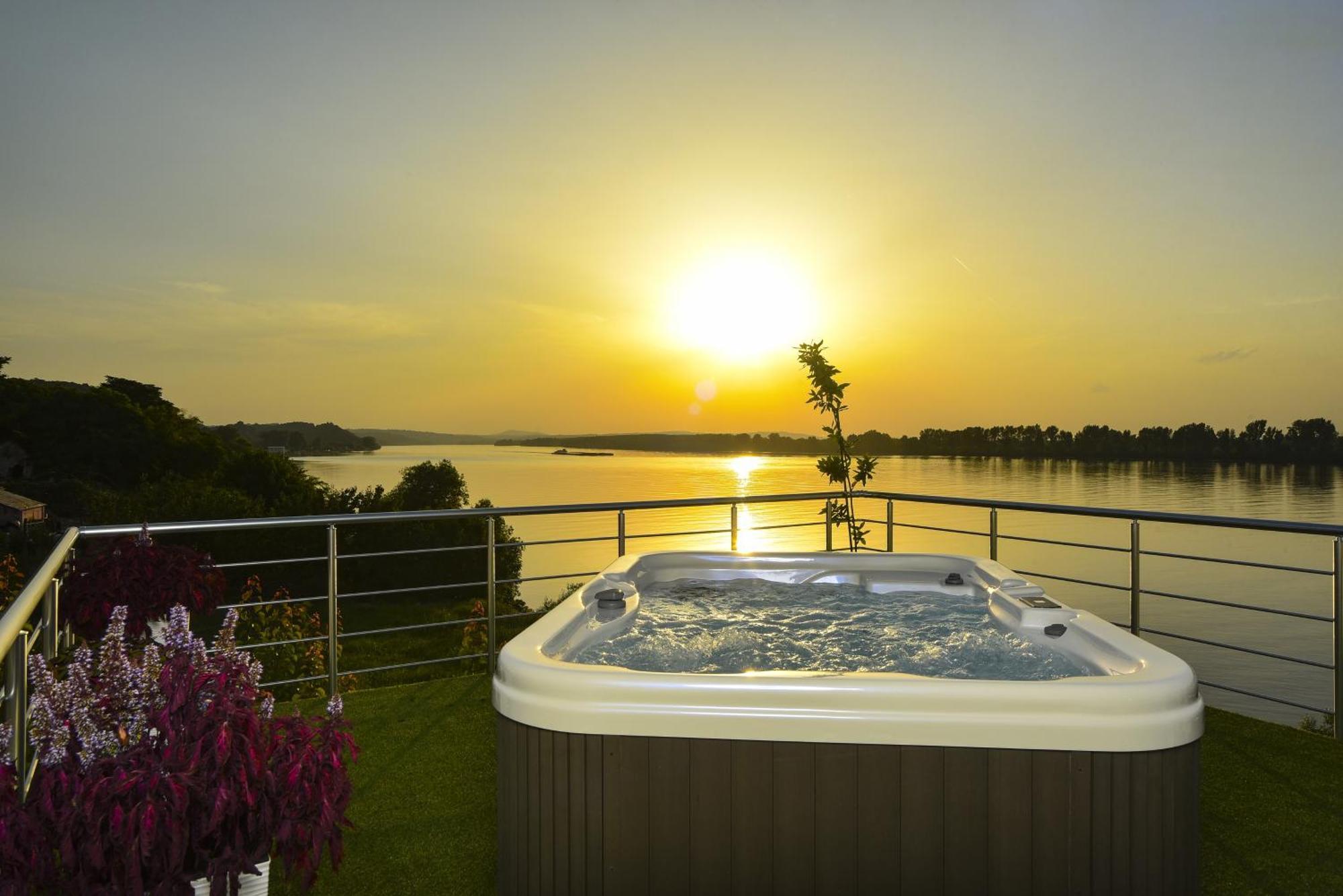 Apartments Villa Graf Szendrő Kültér fotó