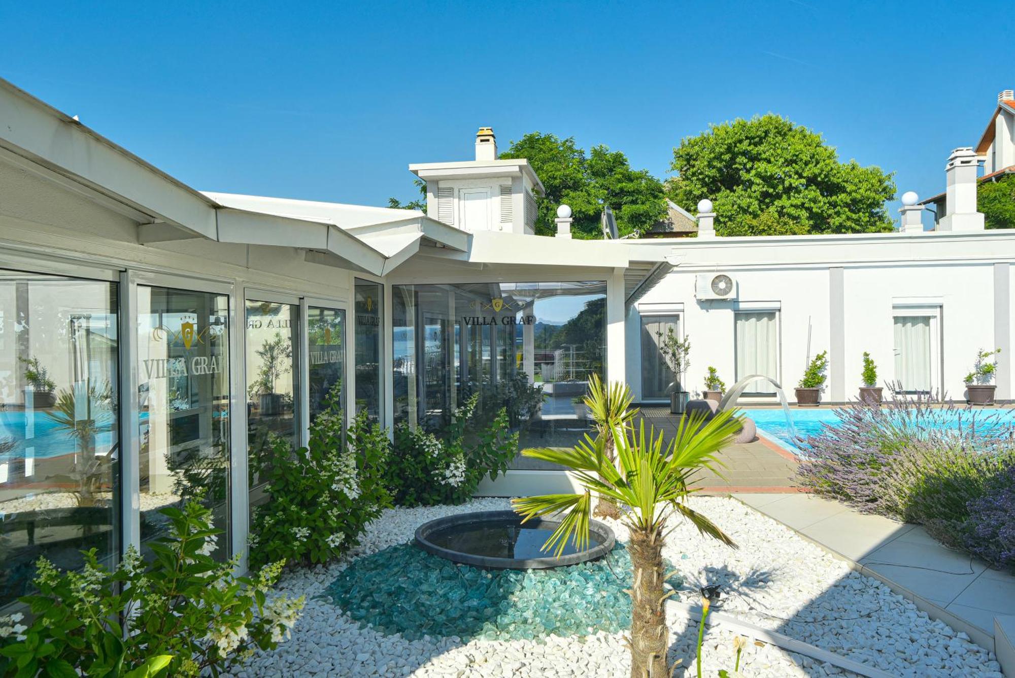 Apartments Villa Graf Szendrő Kültér fotó