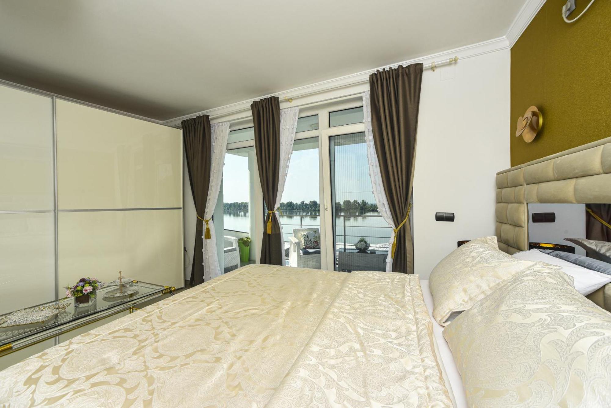 Apartments Villa Graf Szendrő Kültér fotó