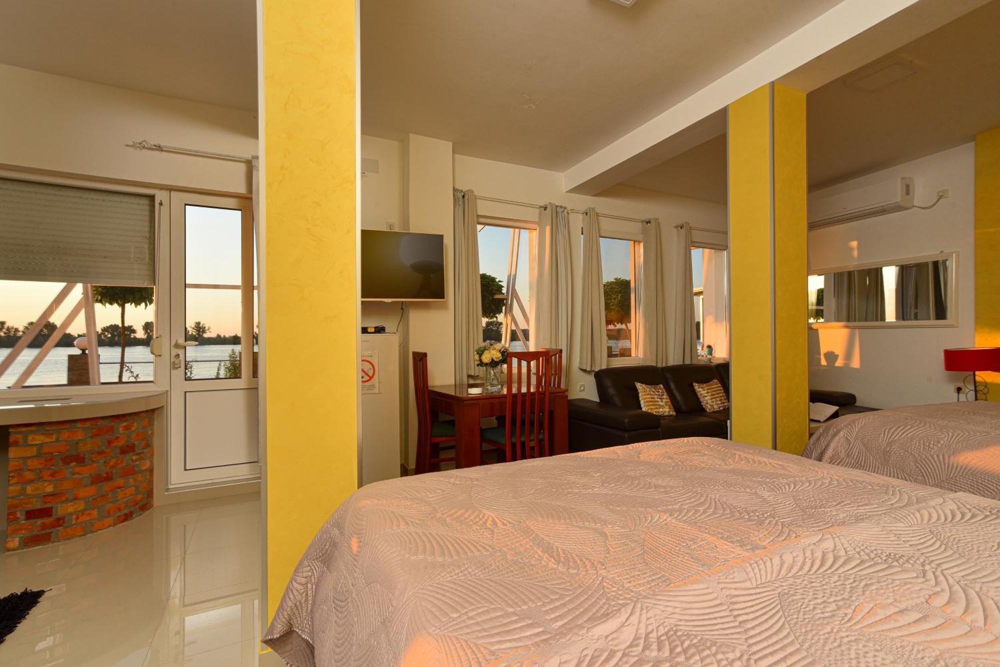 Apartments Villa Graf Szendrő Kültér fotó